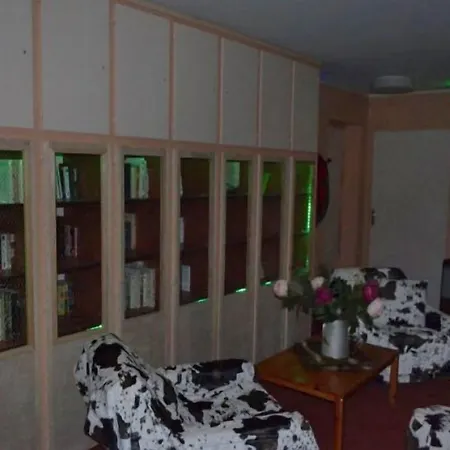 イン D'altitude De Grouvelin ジェラールメ