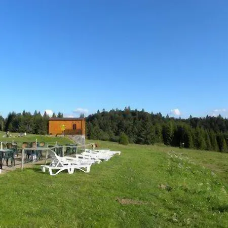 イン D'altitude De Grouvelin ジェラールメ